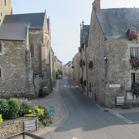 Le Relais De La Caleche Saint-Denis-d'Anjou Exterior photo